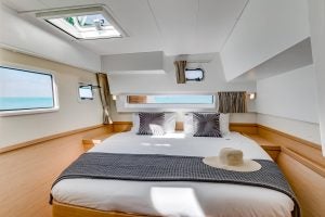 Cabine du catamaran à voile Lagoon 42