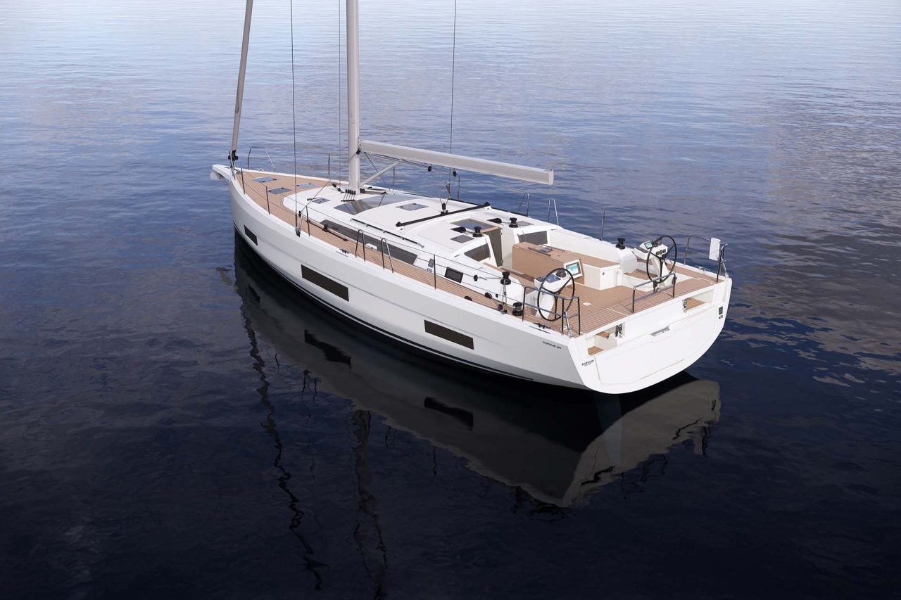 Voilier Dufour 470 ancré en eau calme