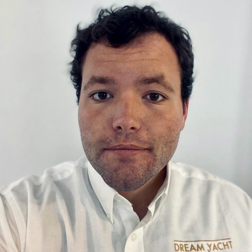 Nikolaos Charalampopoulos Courtier chez DYS