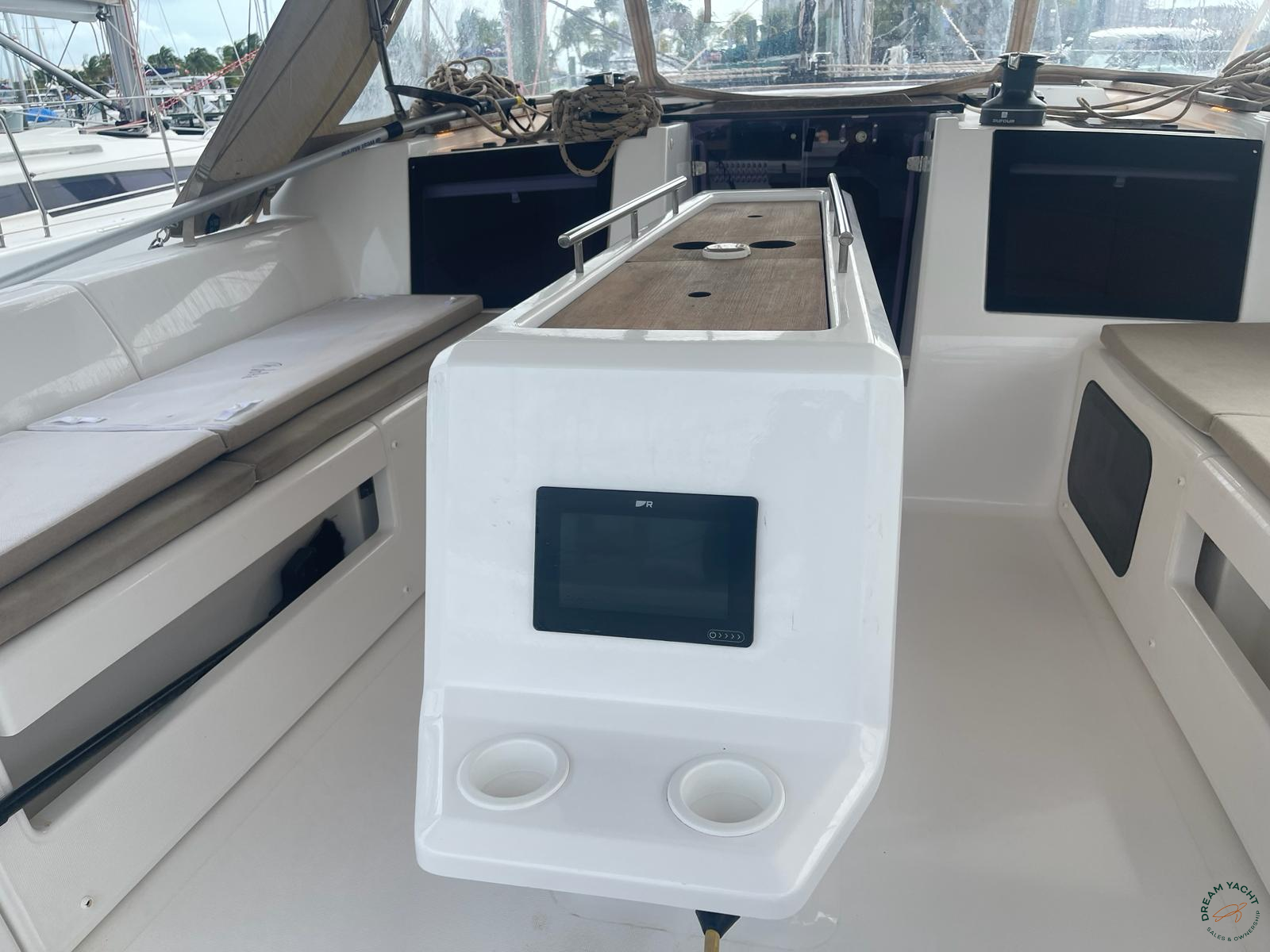 2022 Dufour 412 — Reload