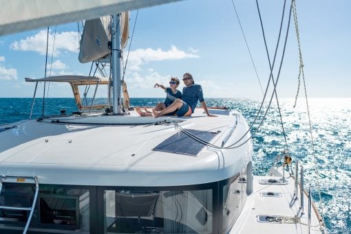 Dream Yacht Besitzer an Bord eines Segelkatamarans