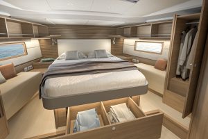 OCEANIS 52 interior double cabin