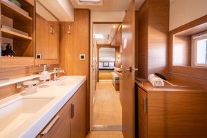 Bali 4.2 light and airy companionway