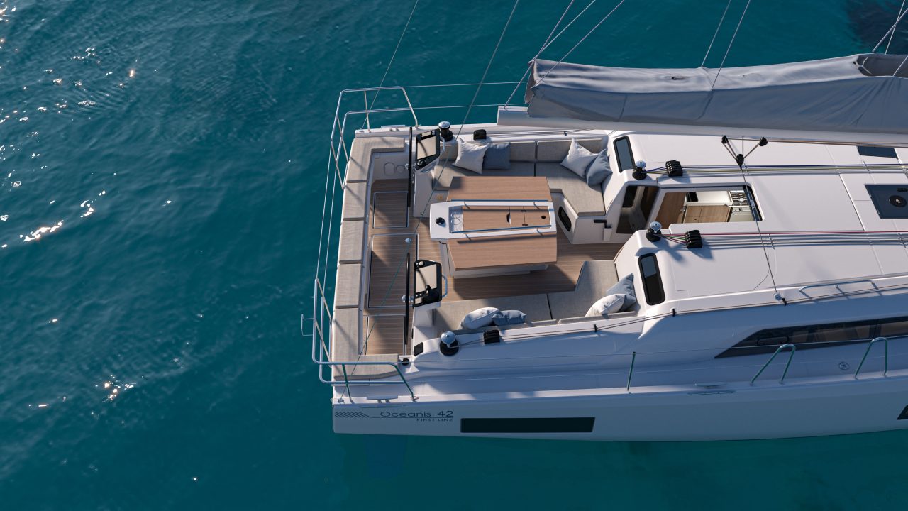 OCEANIS 42 aft cockpit