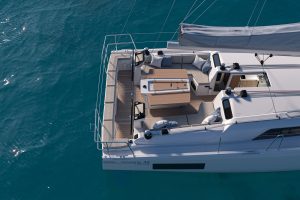 OCEANIS 42 aft cockpit